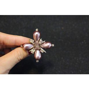 Pink pearls brooch