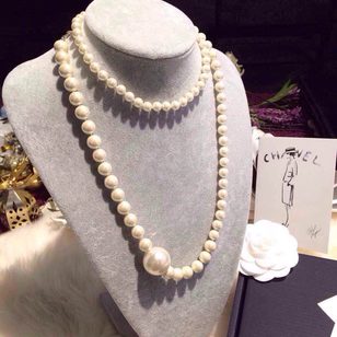 Big pearls long necklace