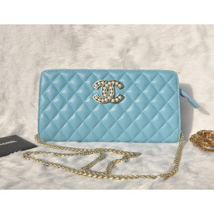 Quilting leather clutch