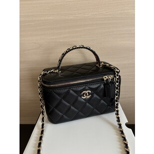 Chain handle box bag