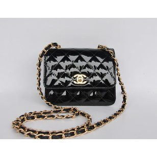 Black Patent Leather Turn Lock Chain Shoulder Bag