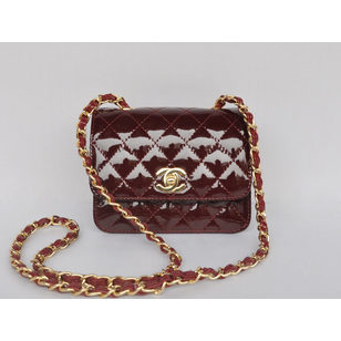 Claret Patent Leather Turn Lock Chain Shoulder Bag