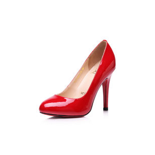 Patent leather pump