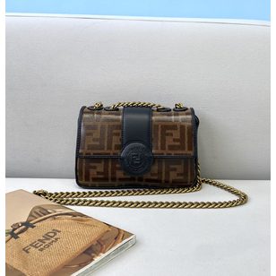 chain cross body bag