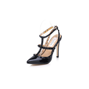 Garavani Rockstud sling back