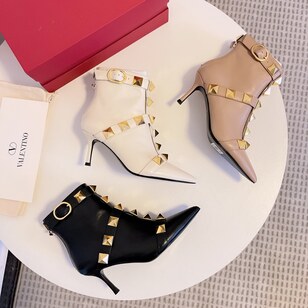 Roman studs boots