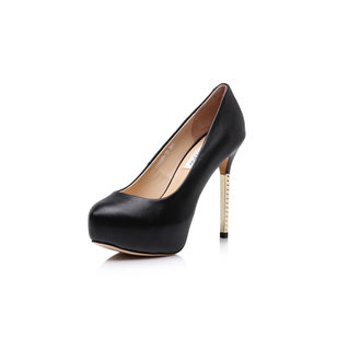 Black leather platform pump