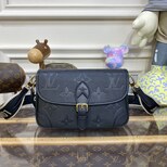 Louis Vuitton Diane  M46386